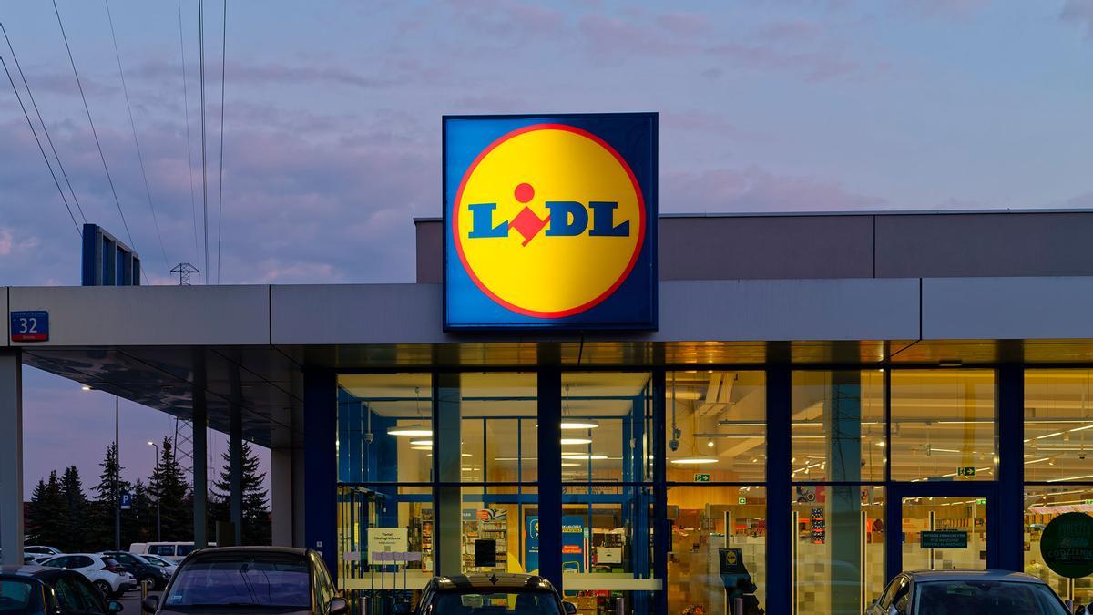 Mañana se esperan colas kilométricas en Lidl para conseguir la escoba de aire para terraza más barata del mercado: 20 por ciento de descuento y suelo limpio sin barrer
