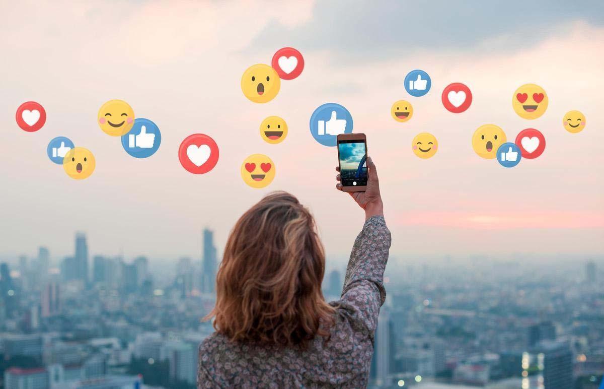 ‘Influencer’ creando contenido