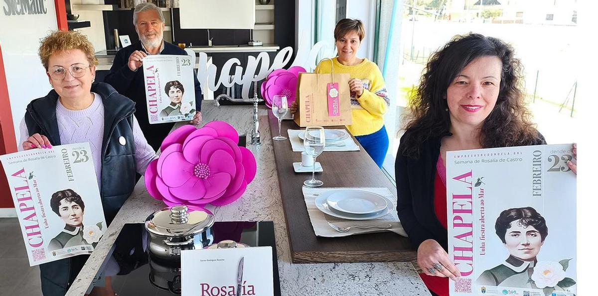 Presentación de la campaña comercial «Chapela: unha fiestra aberta ao mar», ayer.