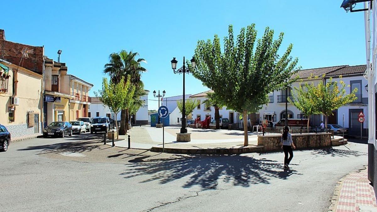 Imagen de la plaza de España de Escurial, lugar donde se ha registrado el accidente mortal.
