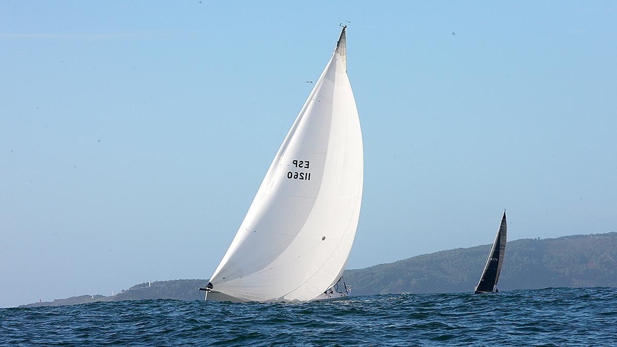 Montañas de agua en Cabo Home.