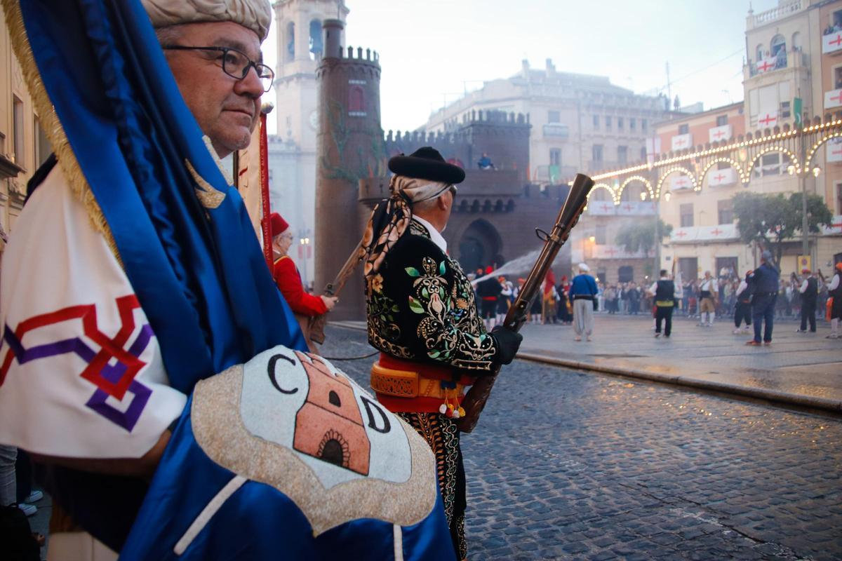 Los arcabuces toman Alcoy en el 750 aniversario de Sant Jordi