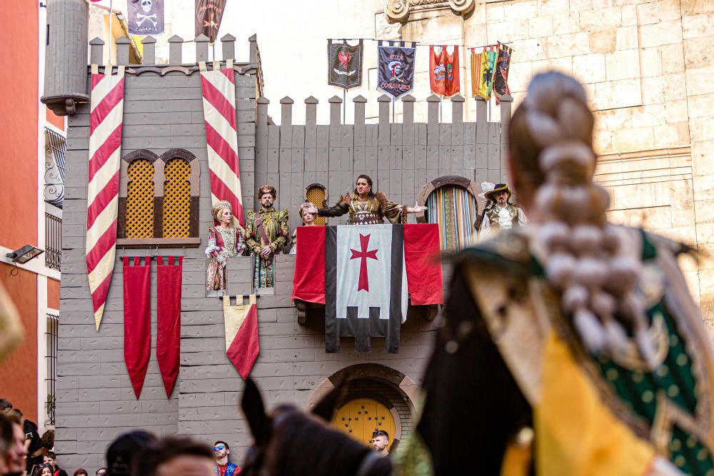 Las huestes moras se hacen con el castillo tras una dura batalla en la que las tropas cristianas defendieron la villa con los arcabuces.