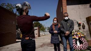 zentauroepp53125611 entierro cementerio200416105331