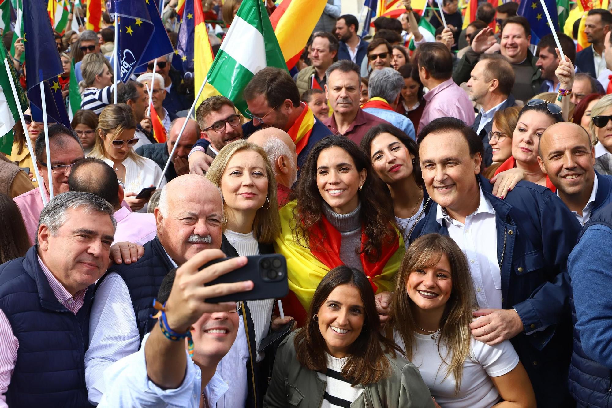 El PP de Córdoba congrega en Las Tendillas a miles de personas contra la amnistía