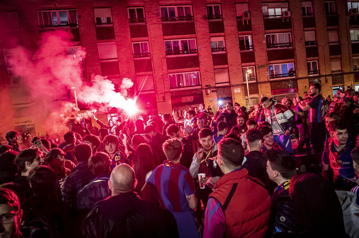 Quejas vecinales por molestias y aglomeraciones los días de partido en el Camp Nou y por el futuro proyecto del Espacio Barça