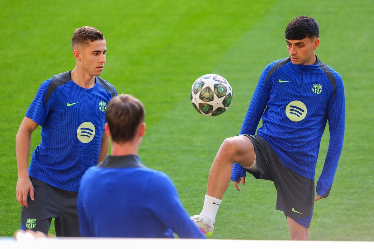 Ansu y Fermín 'trolean' a la prensa en Dortmund Ansu y Fermín 'trolean' a la prensa en Dortmund