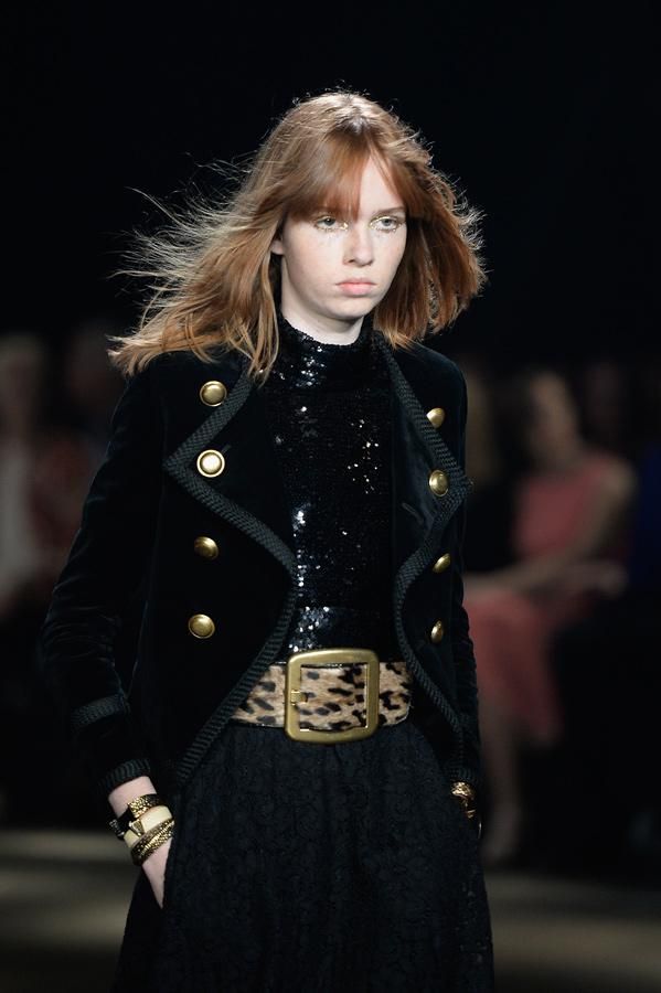 Saint Laurent Otoño-Invierno 2016/2017: cinturones XL.