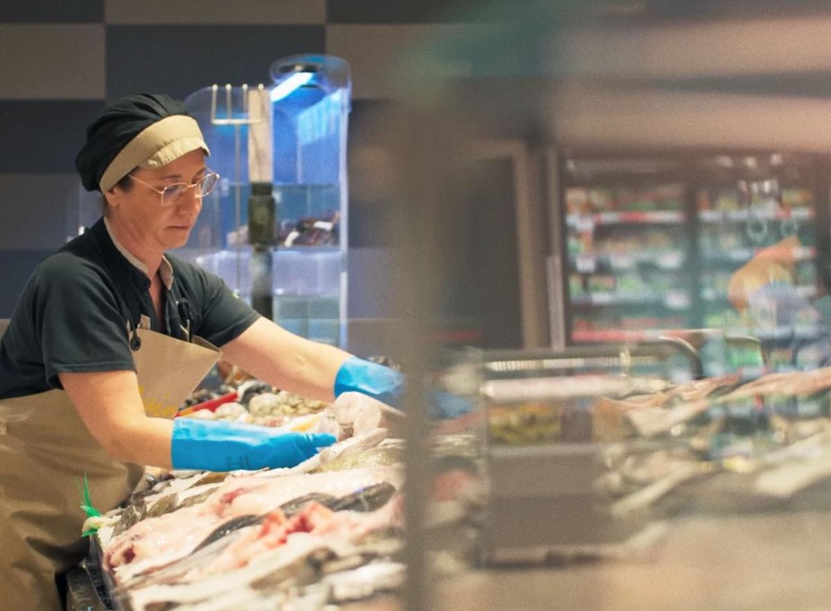 El 80% de la població veu la feina en un supermercat com un ofici d’últim recurs