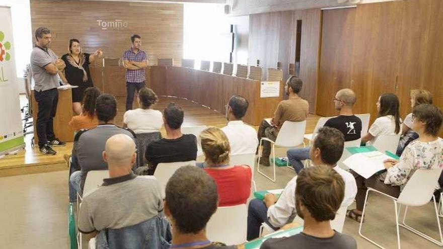 Inauguración del curso &quot;Enxertos en plantas de verán&quot;. // D.B.M.