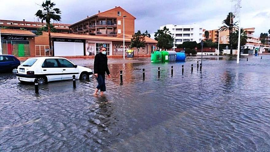 Una calle inundada en El Arenal de Xàbia. | A.P.