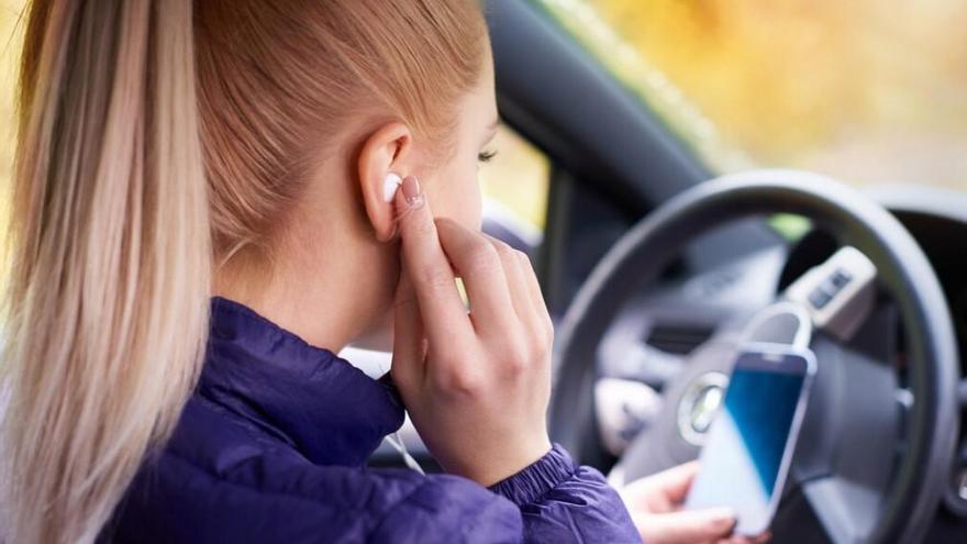 Buenas noticias para los conductores: Europa obliga a la DGT a cambiar la validez de los carnets de conducir
