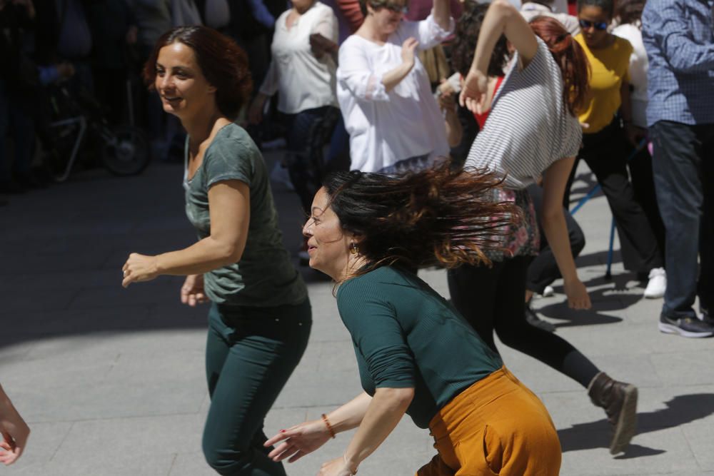 València baila al son de 10 Sentidos