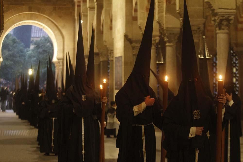 La hermandad de la Soledad en carrera oficial