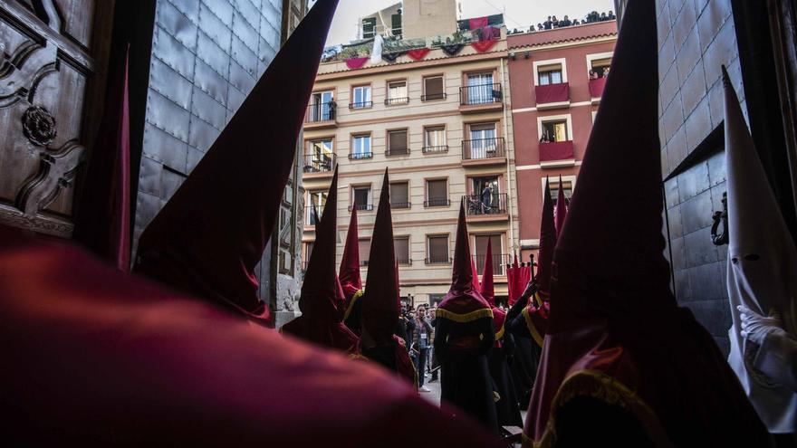 Lluvia en Alicante hoy: el cielo se despeja y todas las procesiones del Martes Santo salen con normalidad