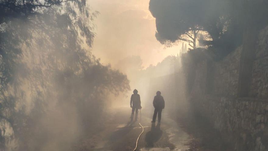 Imagen de los bomberos en la zona afectada.