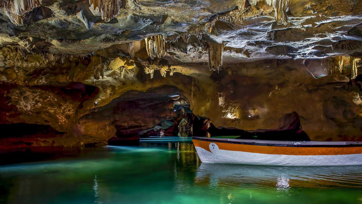 Una imagen de uno de los puntos más espectaculares de las grutas de Sant Josep