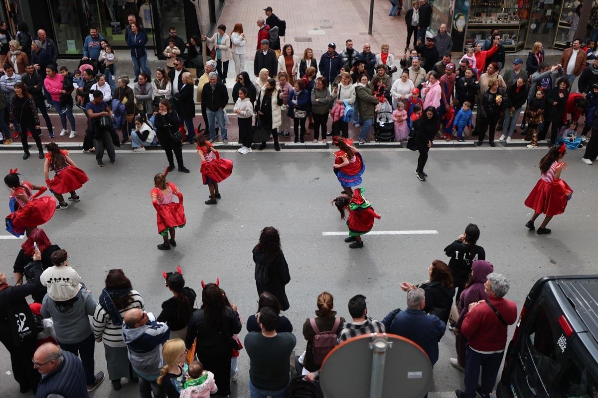 Búscate en las imágenes de la rúa de Carnaval de Ibiza
