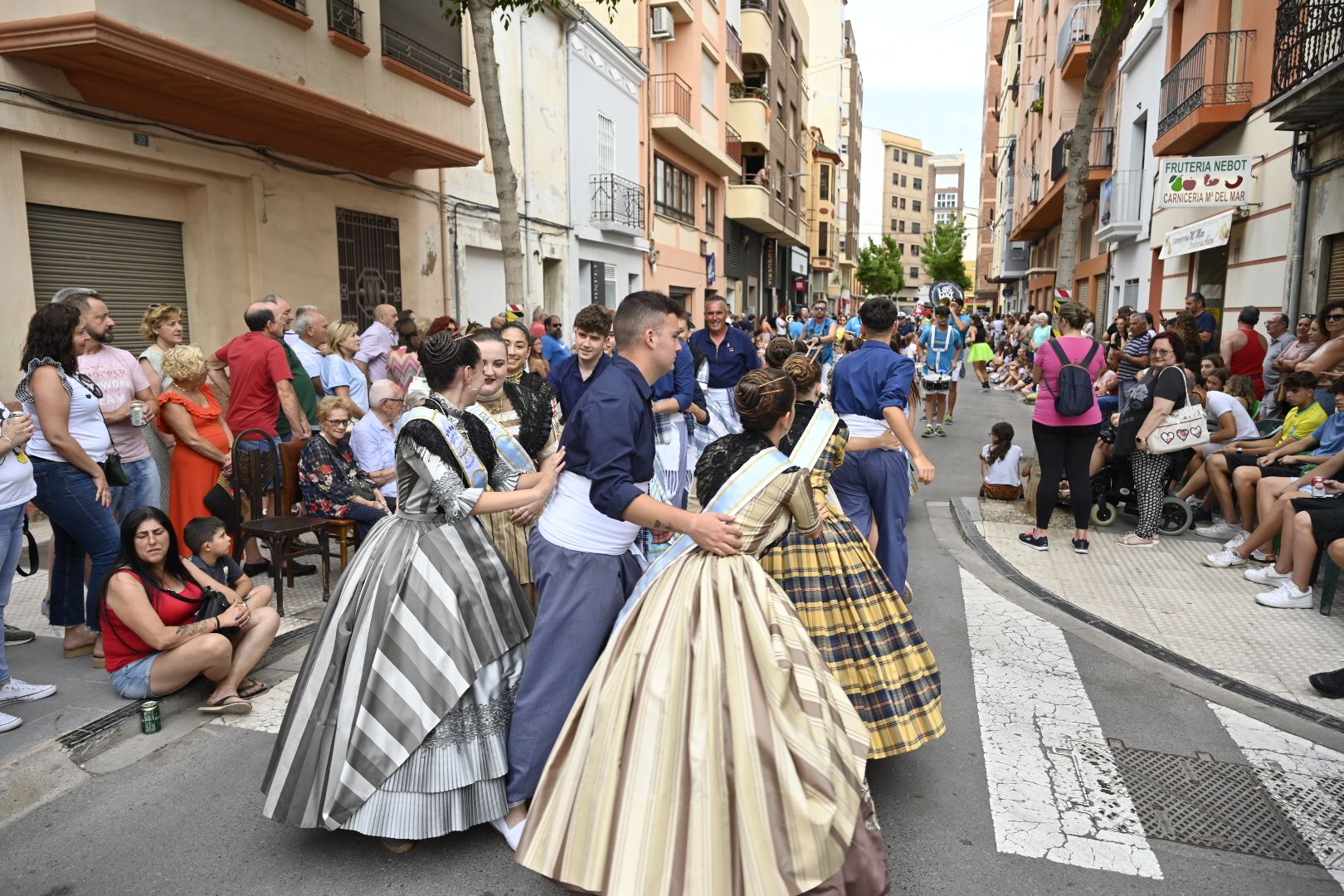 Imaginación y humor al poder en el desfile de las collas del Grau