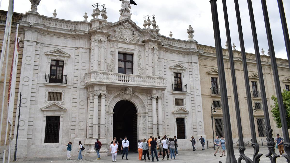 Fachada principal del Rectorado de la Universidad de Sevilla