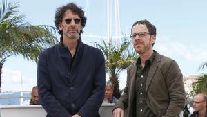 Joel (izquierda) y Ethan Coen, en Cannes, en 2013, cuando ejercieron la presidencia del jurado del festival.