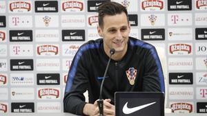 SPB. St. Petersburg (Russian Federation), 13/06/2018.- Croatia’s Nikola Kalinic attends a press conference of the Croatian national soccer team at the Roschino Arena, outside St. Petersburg, Russia, 13 June 2018. Croatia prepares for the FIFA World Cup 2018, that will take place in Russia from 14 June to 15 July 2018. (Croacia, Mundial de Fútbol, San Petersburgo, Rusia) EFE/EPA/ANATOLY MALTSEV