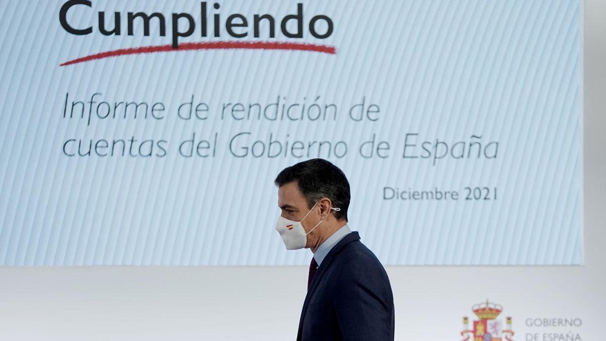 El presidente del Gobierno, Pedro Sánchez, presenta el informe de rendición de cuentas de 2021, Cumpliendo. FOTO: JOSE LUIS ROCA