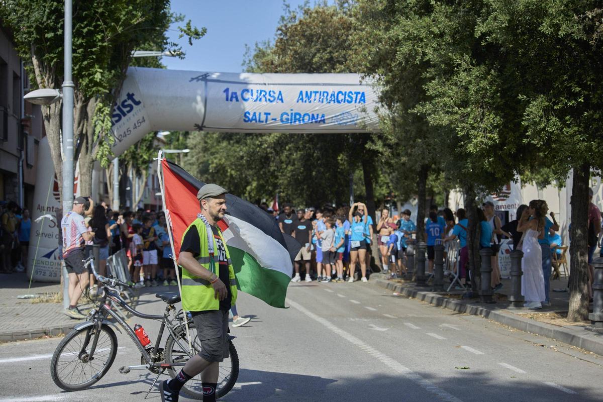 Les imatges de la 1a Cursa Antiracista de Salt i Girona