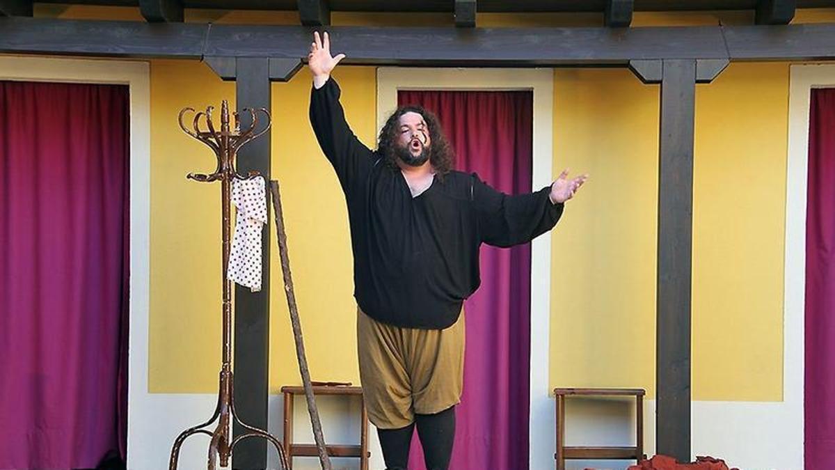 Una de las actuaciones de la VI Muestra de Teatro Amateur que celebra el Teatro Arbolé.