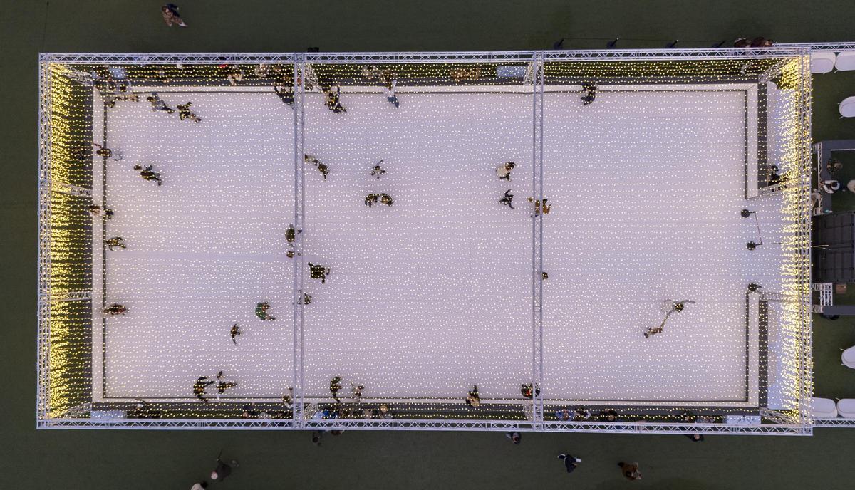 Navalia lleva la Navidad al puerto de Alicante