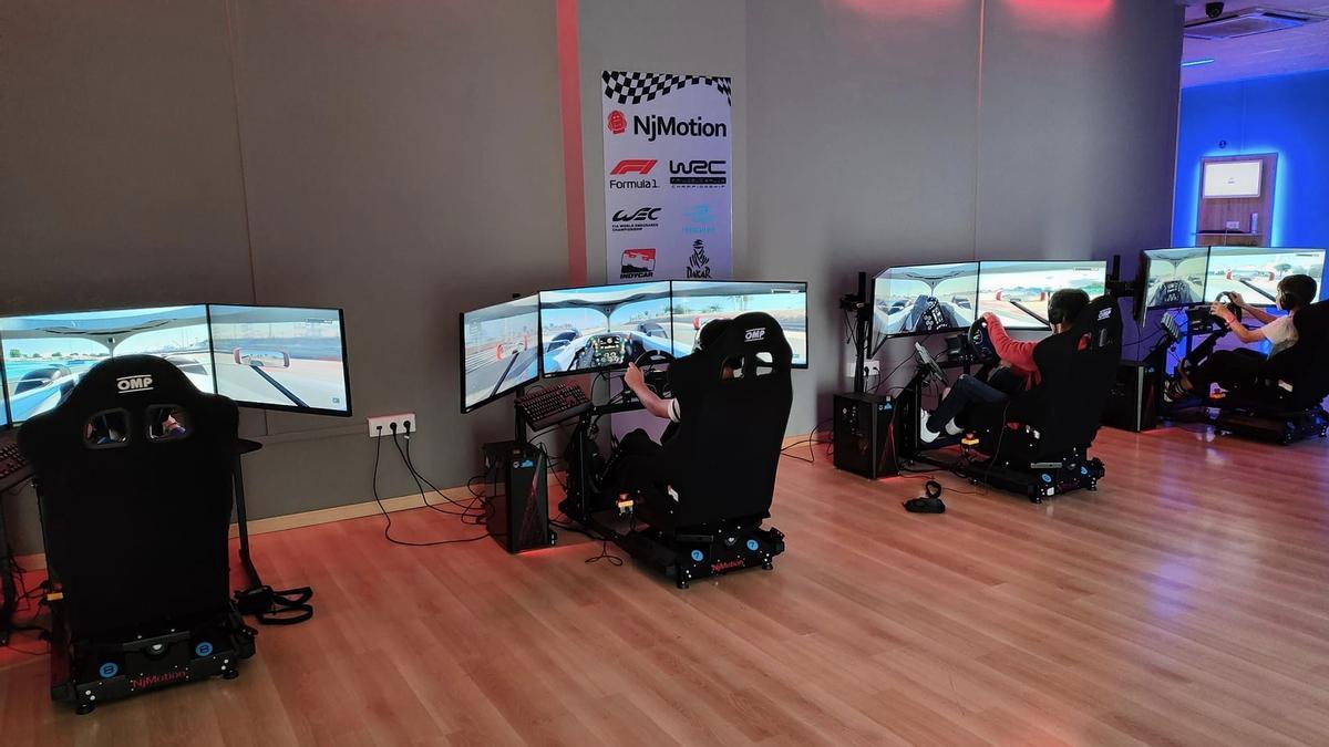 Zona de simuladores racing en el nuevo Fullnet VR.