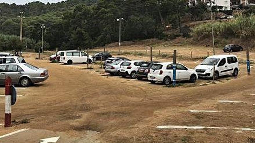 El terreny està ubicat darrere l&#039;estació d&#039;autobusos.