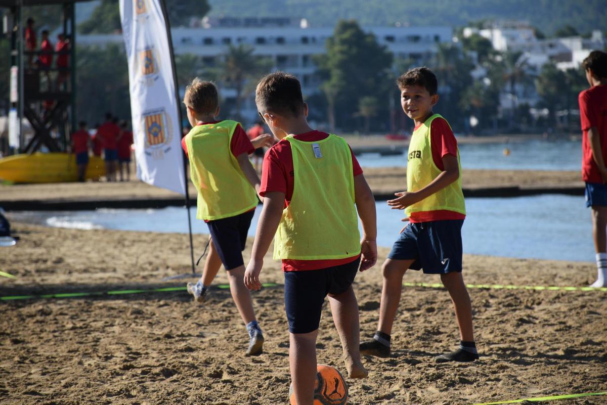 El torneo de fútbol playa por el centenario de la S.D. Portmany, en imágenes El torneo de fútbol playa por el centenario de la S.D. Portmany, en imágenes