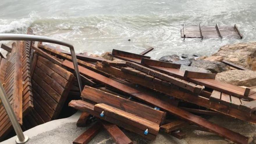 Temporal en Benidorm: El fuerte oleaje se traga la playa