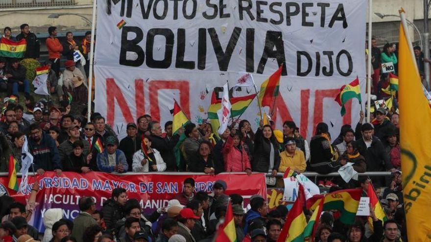 Miles de ciudadanos protestan en contra de la posible reelección de Evo Morales