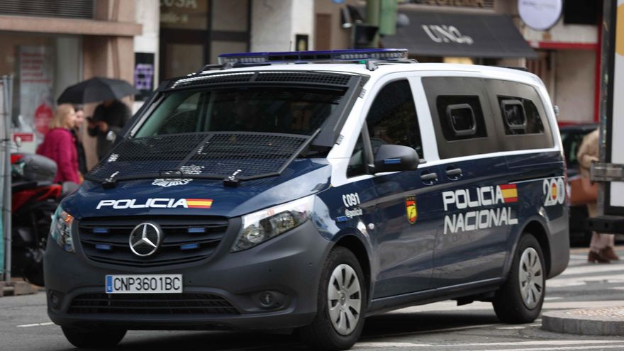 Heridos dos policías que arrestaron al portador de un revólver simulado en A Coruña