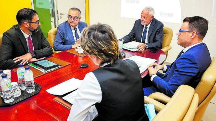 Momento de la reunión mantenida para analizar los resultados de este informe.. |