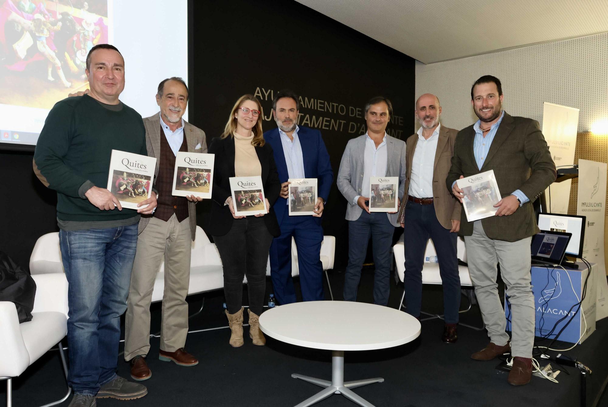 Luis Francisco Esplá y Carlos Marzal presentan la revista taurina "Quites" en Alicante