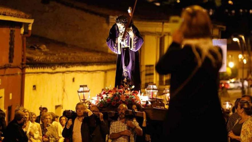 San Frontis revive el Martes Santo con motivo de la Exaltación de la Cruz