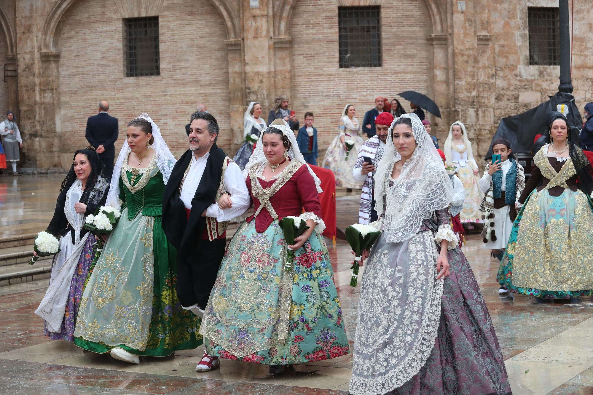 Búscate en el primer día de ofrenda por la calle de la Paz (entre las 15:30 a las 17:00 horas)