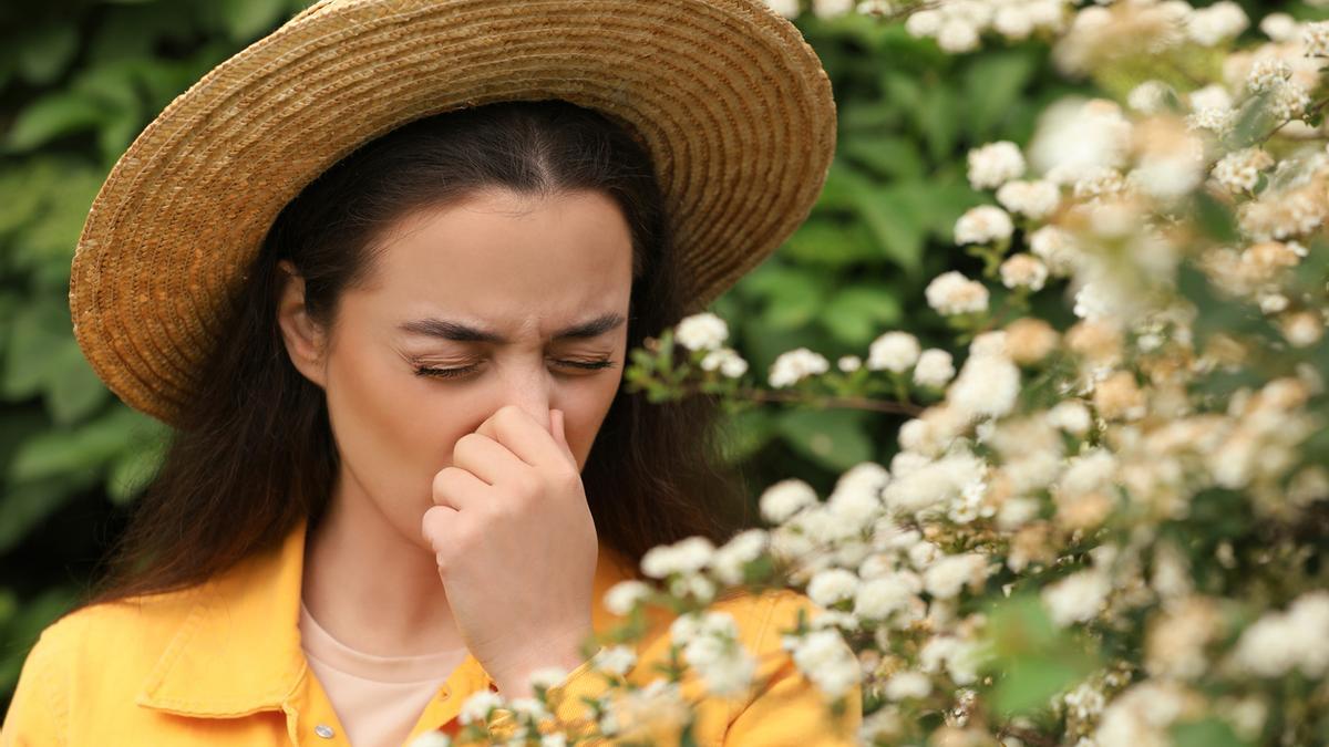 ¿Sabes que el polen también puede afectar a la piel? Te decimos cómo