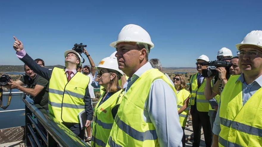 Pastor asevera que el AVE Madrid-Lisboa pasará por Extremadura