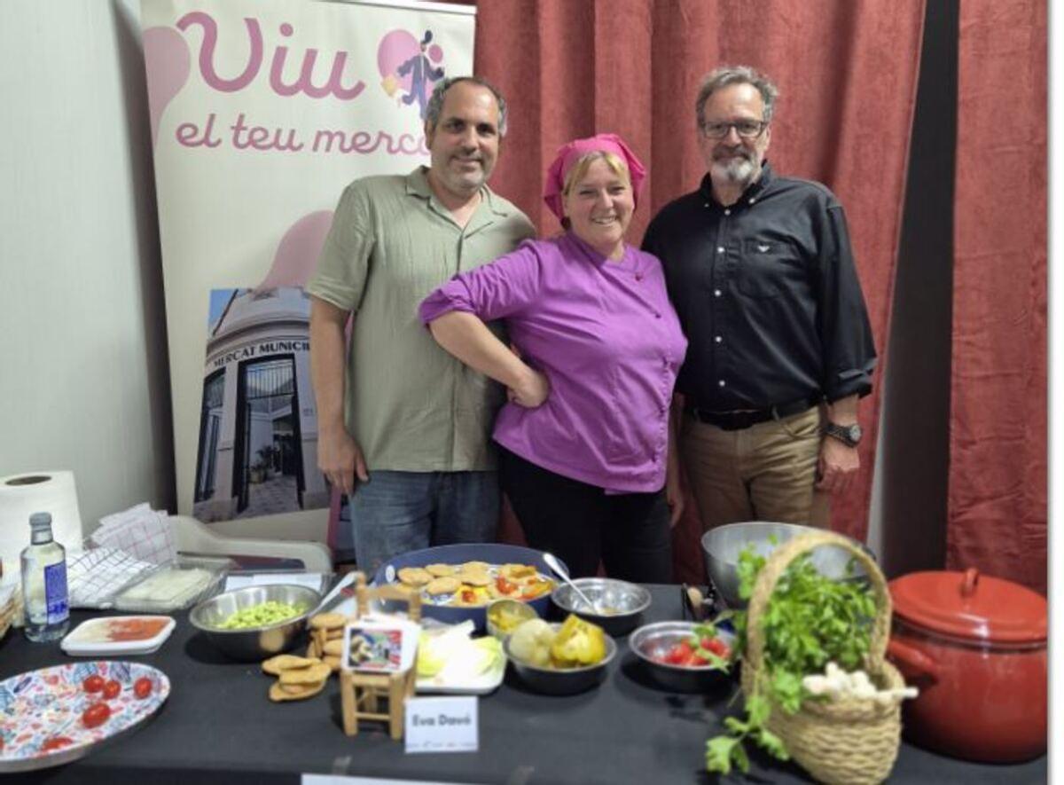 Presentación de “29 recetas de agradecimiento” en Sedaví por sus autores.