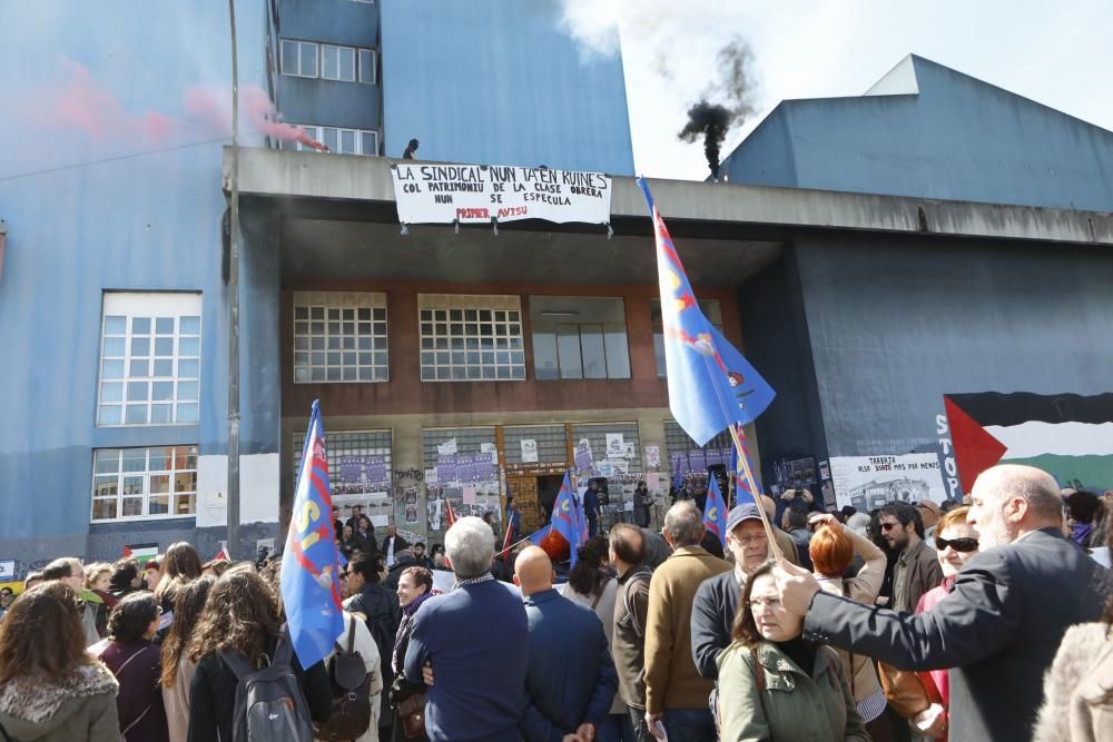 Los sindicatos minoritarios reclaman en Gijón políticas contra la precariedad