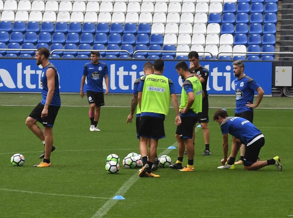 Sesión en Riazor para el duelo con el Levante