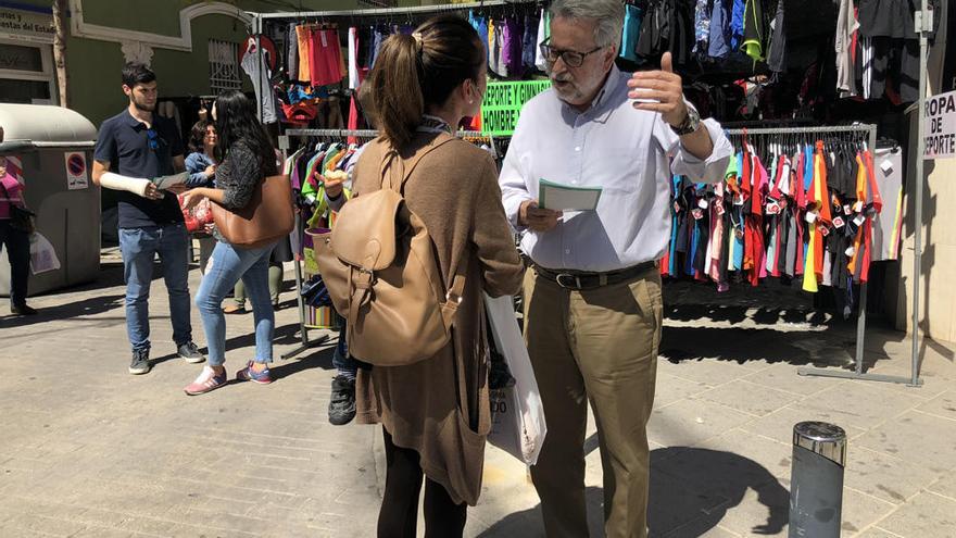 El alcalde de Albal conserva en la calle.