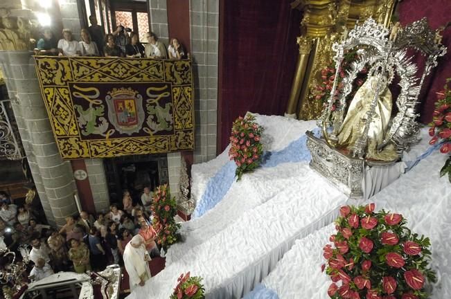 BAJADA DE LA VIRGEN DEL PINO DE SU CAMERIN