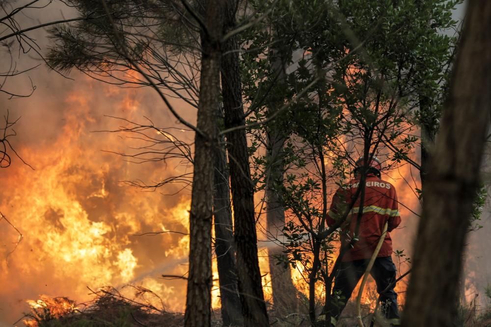 Portugal respira tras controlar el incendio de Oleiros, pero sigue en alerta