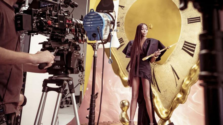 Naomi Campbell, Angela Bassett y un rey africano, en el Calendario Pirelli más afro