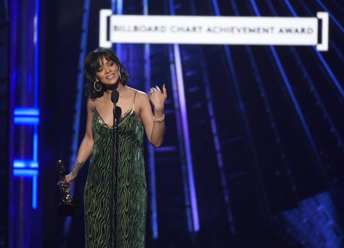 Rihanna accepts the billboard chart achievement award at the Billboard Music Awards at the T-Mobile Arena on Sunday, May 22, 2016, in Las Vegas. (Photo by Chris Pizzello/Invision/AP)